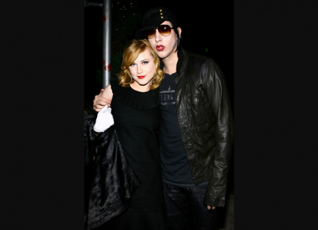 Evan Rachel Wood Mengaku Diperkosa Marilyn Manson