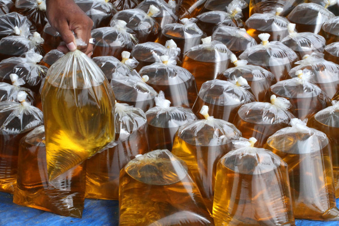 Panic Buying Sebabkan Minyak Goreng Langka di Makassar