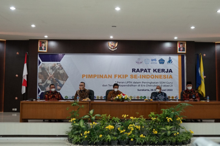 Raker FKIP se Indonesia di UNS Sepakati Guru Harus Kuat Literasi