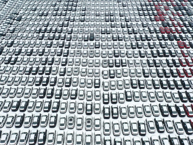 Kendaraan Listrik Dorong Lonjakan Penjualan Mobil Tiongkok
