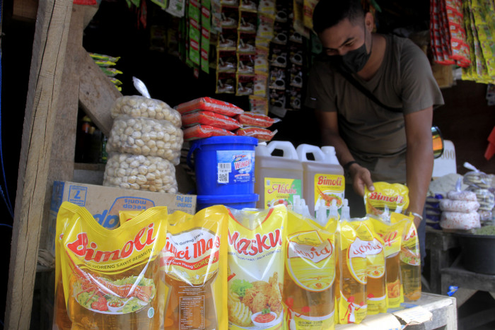 Harga Minyak Goreng Masih di Atas Rp14 ribu di Warung Sembako