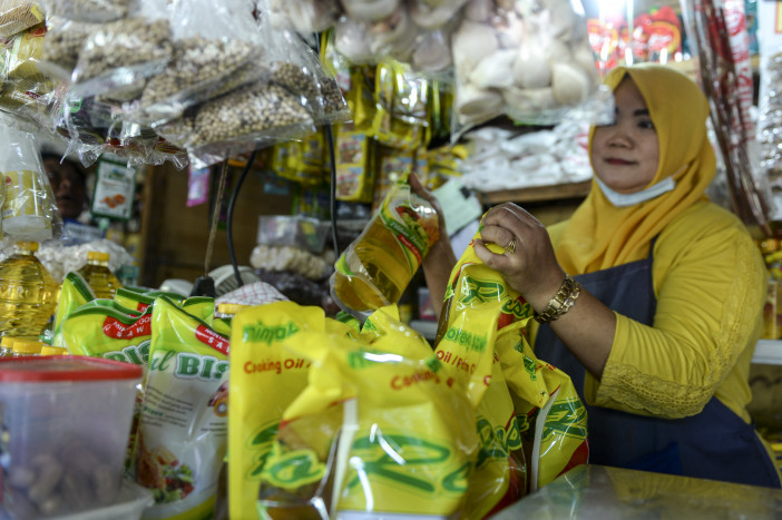 Minyak Goreng Kemasan Sulit Didapat di Pasar Tugu Depok