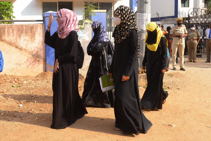 Muslim India Protes Larangan Penggunaan Hijab di Sekolah
