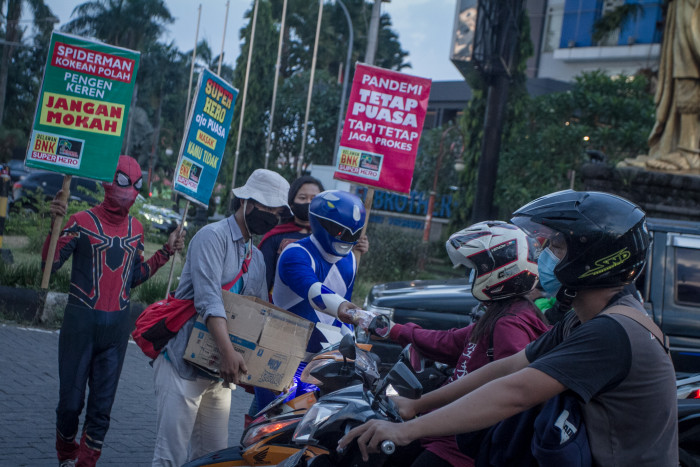 Pemkot Surabaya Larang Warga Bagi Takjil dan Sahur di Jalan Raya