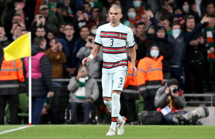 Positif Covid-19, Pepe Absen Bela Portugal di Playoff Piala Dunia