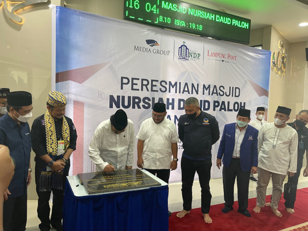 Surya Paloh Resmikan Masjid Kelima Media Group di Lampung