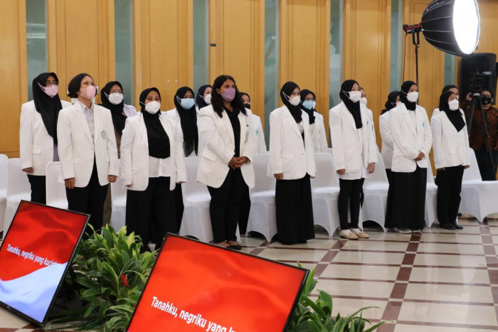 Binawan Group Berangkatkan 100 Perawat Indonesia ke Kuwait