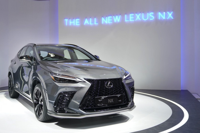 Lengkapi Ekosistem Kendaraan Listrik  Lexus Hadirkan NX Hybrid Electric di JAW 2022