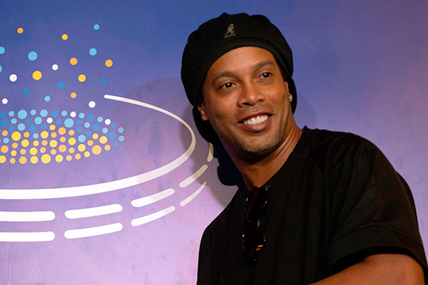 Keren! Ronaldinho Gabung Ke Rans Cilegon FC