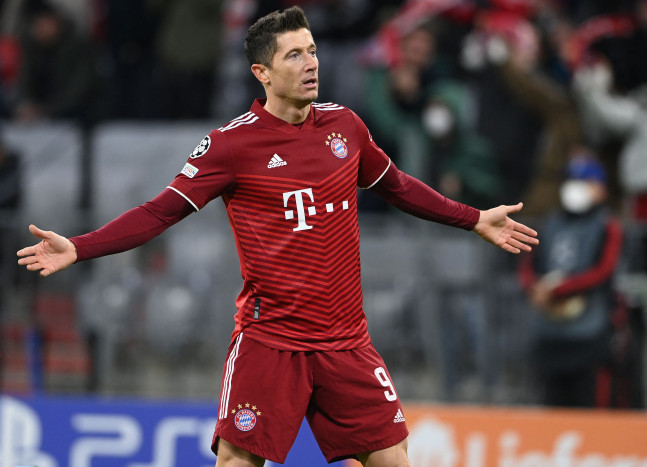 Lewandowski Hattrick, Bayern Lumat Salzburg