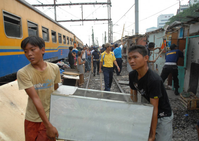 PT KAI Bongkar 326 Bangunan Liar di Sekitar Tanjung Priok-Ancol