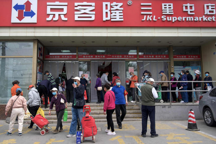 Lonjakan Kasus Covid-19 di Beijing Picu Panic Buying