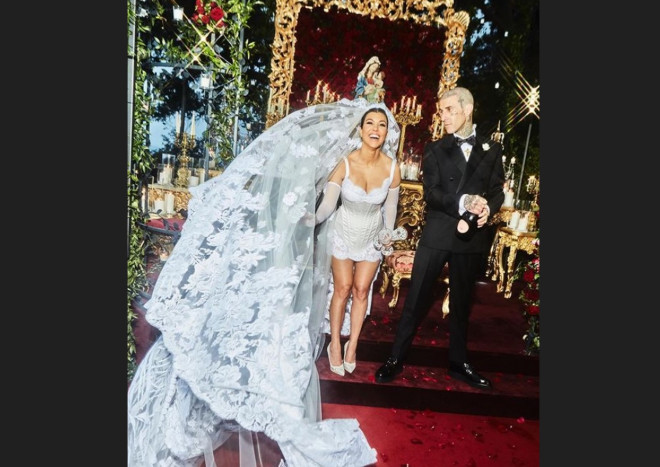 Kourtney Kardashian dan Travis Barker Gelar Upacara Pernikahan di Italia