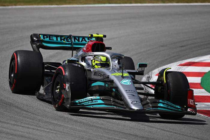 Hamilton Optimistis Mercedes Kini Bisa Bersaing di Formula 1