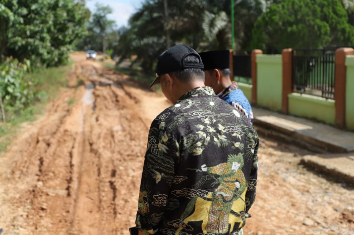 Jalan Penghubung Desa Rusak Parah, Pemkab Muba Janji Segera Diperbaiki