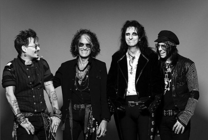 Johnny Depp akan Lakukan Tur Konser Bareng Hollywood Vampires