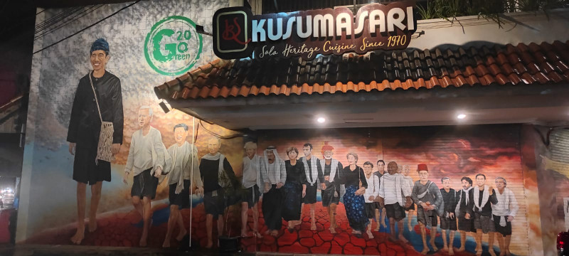 Seniman di Solo Buat Mural Raksasa untuk Meyambut G20