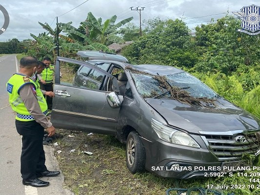 Kecelakaan Tunggal di Jalan Trans-Kalimantan Renggut Enam Korban