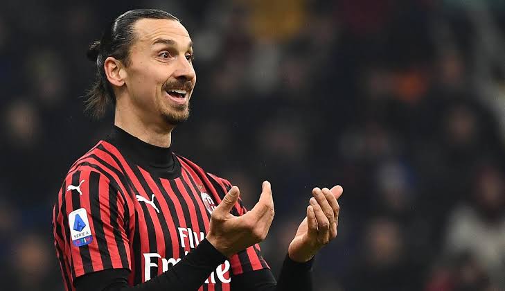 Milan Perpanjang Kontrak Ibrahimovic Meski akan Absen Panjang