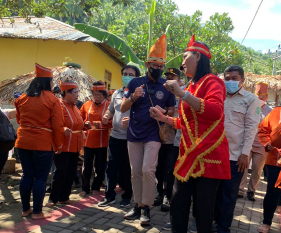 Sandiaga Uno Dorong Gerak Cepat Pulihkan Ekonomi di Minahasa Utara