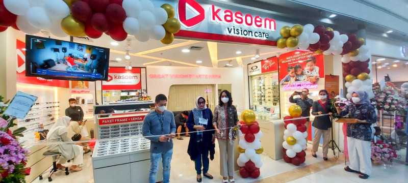 Fasilitasi Pemeriksaan Mata Masyarakat, Kasoem Vision Care Buka Cabang Baru di Cikarang