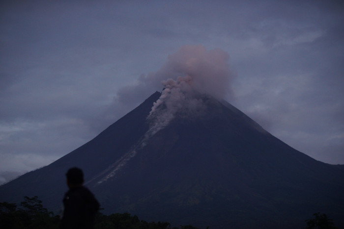 Terpantau 75 Kali Gempa Guguran di Gunung Merapi 