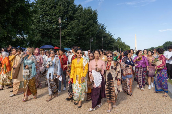 Ratusan Diaspora Indonesia Ikuti Parade Cantik Berkebaya di AS Kampanyekan Kebaya Goes to UNESCO