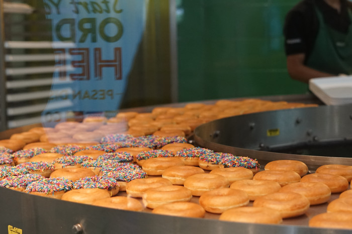 Rayakan HUT Ke-16 di Indonesia, Krispy Kreme Tegaskan Kualitas Donat Jadi yang Utama 