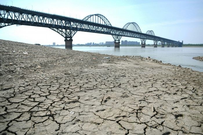 Sungai Yangtze Mengering, Tiongkok Kekurangan Listrik Tenaga Air