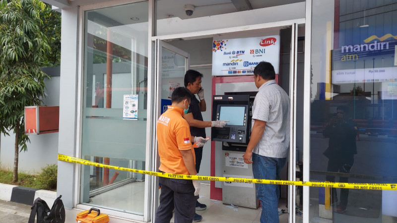 Dua anggota Polisi Duel dengan Dua Pelaku Ganjal ATM di Tasikmalaya