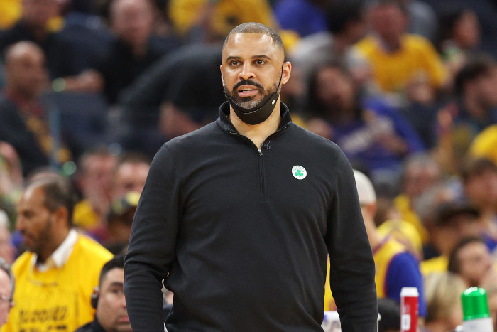 Pelatih Boston Celtics Diskors Selama Satu Musim