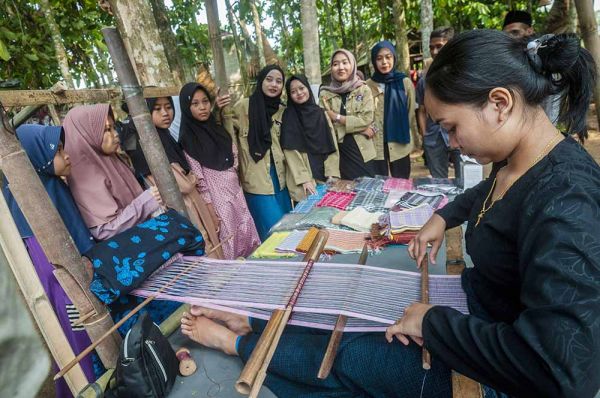 Perajin Kain Tenun Badui Kembali Bangkit Penuhi Permintaan