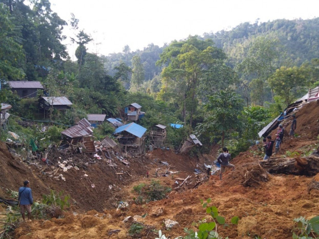 Evakuasi Korban Longsor di Desa Bulih Kuning masih Berlangsung