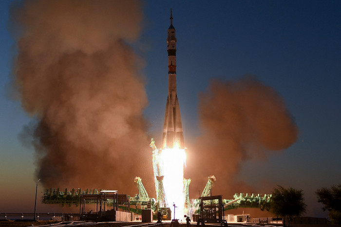 Di Tengah Perang Ukraina, Astonaut AS dan Kosmonaut Bertolak ke ISS
