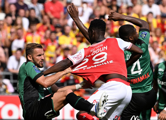 Meski Bermain dengan 10 Pemain, Lens Pertahankan Rekor tidak Terkalahkan di Ligue 1