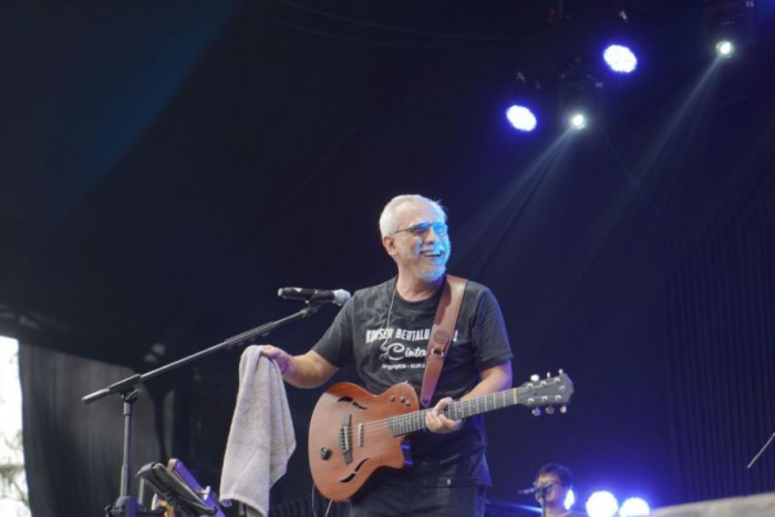 Rayakan Ulang Tahun Ke-61, Iwan Fals Gelar Konser