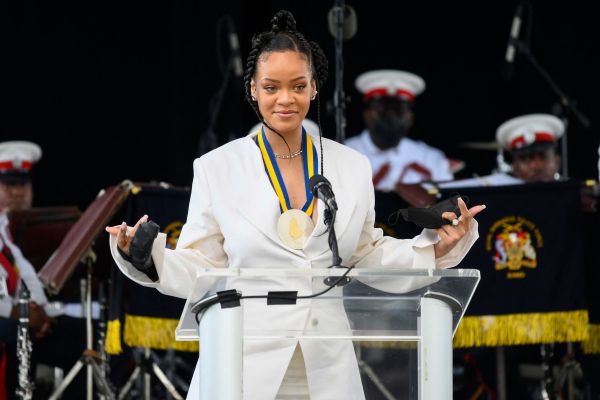 Rihanna akan Tampil di Kejuaraan Super Bowl tahun Depan