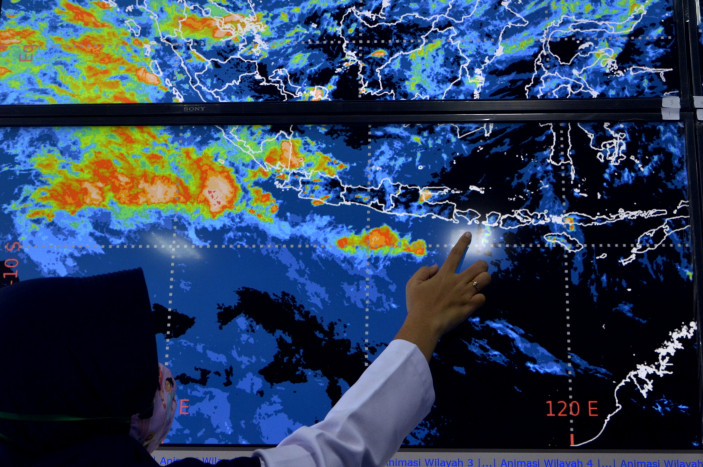 BMKG: Siklon Tropis Nesat Berdampak pada Gelombang Laut Natuna Utara