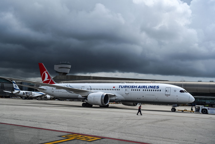 Penumpang Mabuk dan Pukul Pramugara Turkish Airlines adalah Pilot Batik Air