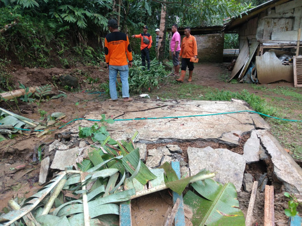Longsor dan Tanah Bergerak, 48 Rumah di Desa Siwarak Diungsikan
