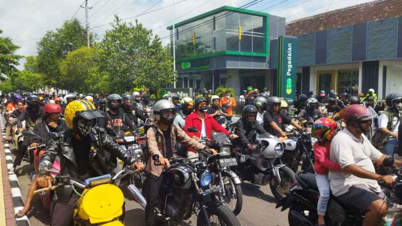 Ratusan Pecinta Custom Otomotif Konvoi ke KustomFest 2022 Yogyakarta 