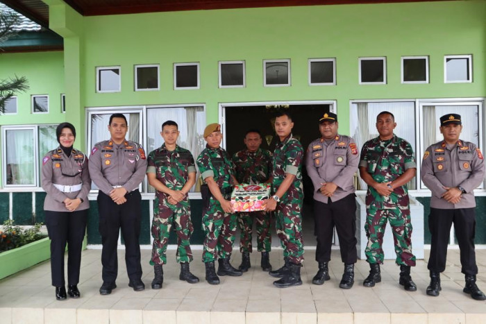 HUT TNI ke-77, Polres Berau Beri Kejutan ke 16 Markas Komando TNI di Kabupaten Berau