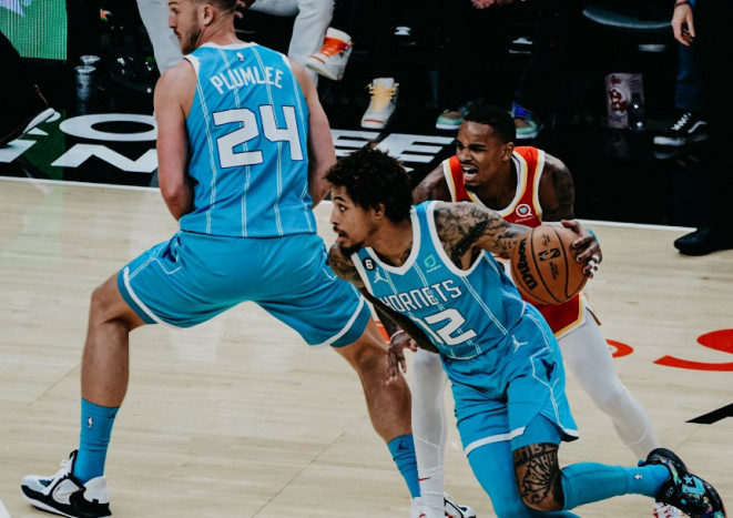 Hornets Hadiahi Hawks Kekalahan Perdana Musim Ini