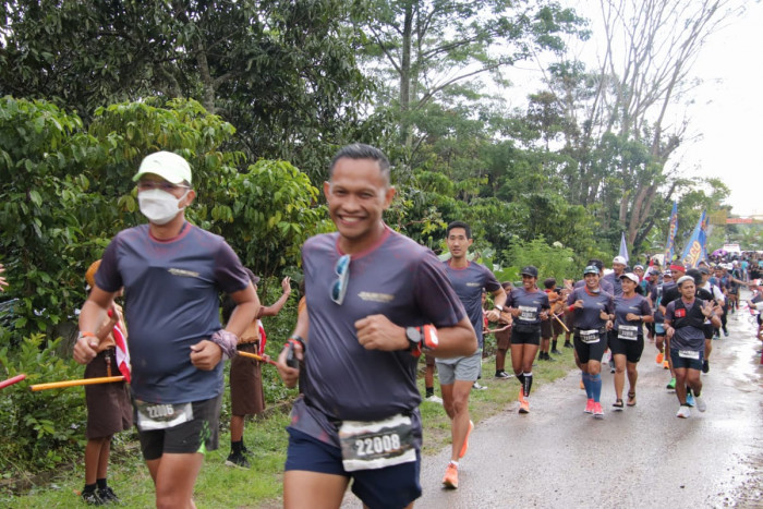 Flag Off, 60 Pelari Ikuti Ultra Marathon Jelajah Timur untuk Air Bersih di NTT