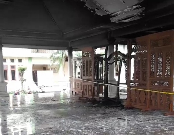 Pendopo Rumah Dinas Wali Kota Banjar Dibakar Pelaku Diburu