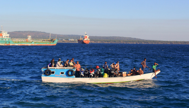Perahu Oleng, Tujuh Penumpang Jatuh ke Laut Rote Ndao dan Tewas