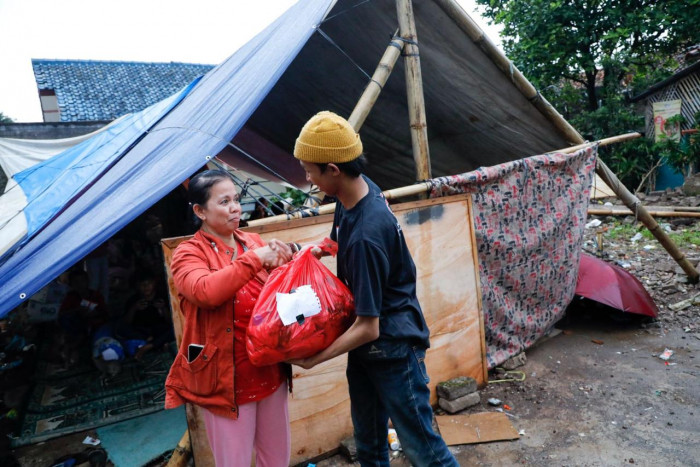 Peduli Korban Gempa Cianjur, GMC Terjunkan Relawan Bangun Posko dan Dapur Umum
