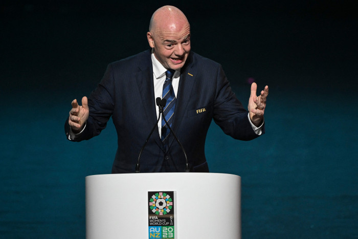 Infantino Pamer Pendapatan Sepak Bola yang Luar Biasa