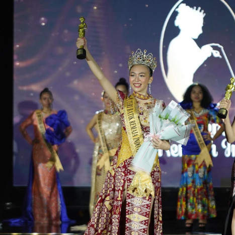 Juara Putri Batik Remaja Indonesia 2022, Nathania Siap Desain Baju Batik Tren 