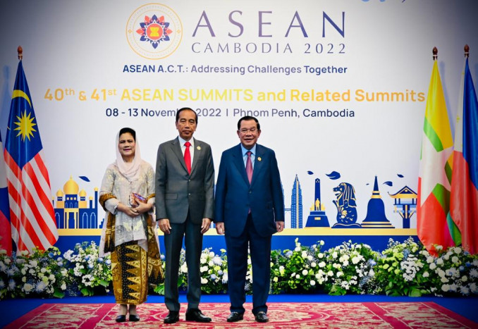 Jokowi dan Iriana Hadiri Upacara Pembukaan KTT ASEAN Kamboja